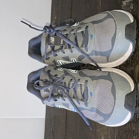 Men's new balance sneaker1540V3 SIZE 12.5 SHOES!!