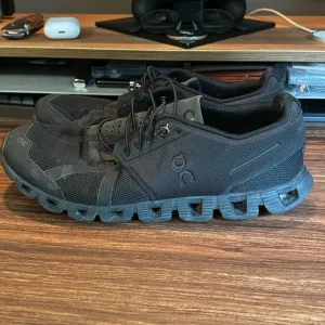 Men’s On Cloud Outdoor Running Shoes - Black - 9.5M