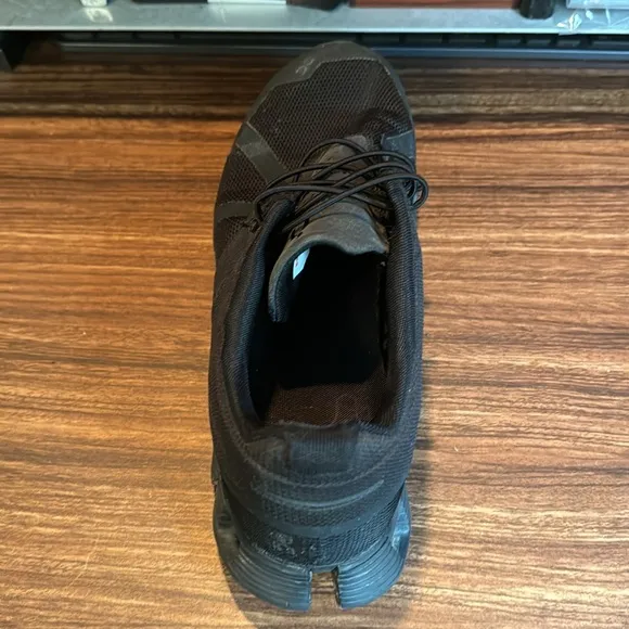 Men’s On Cloud Outdoor Running Shoes - Black - 9.5M