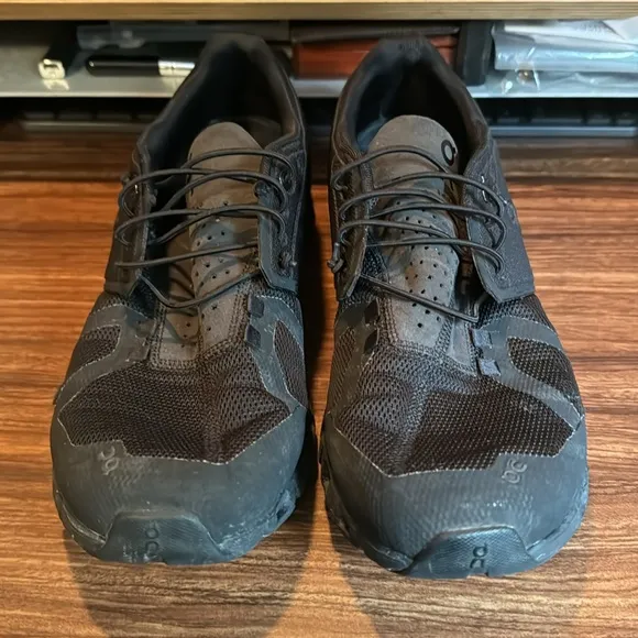 Men’s On Cloud Outdoor Running Shoes - Black - 9.5M