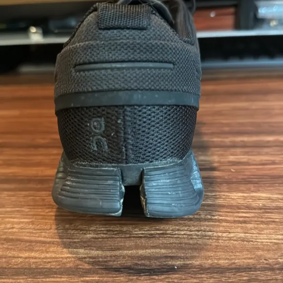 Men’s On Cloud Outdoor Running Shoes - Black - 9.5M