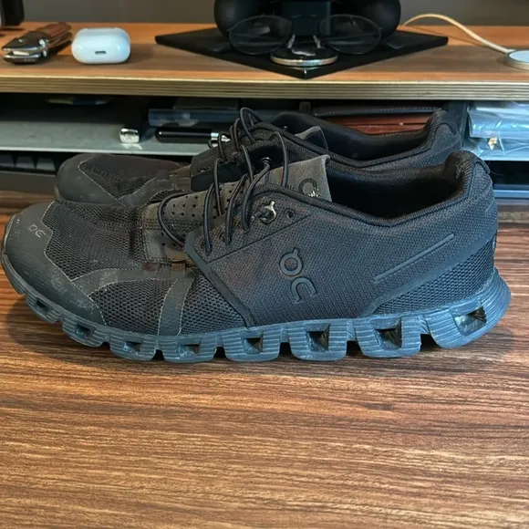 Men’s On Cloud Outdoor Running Shoes - Black - 9.5M
