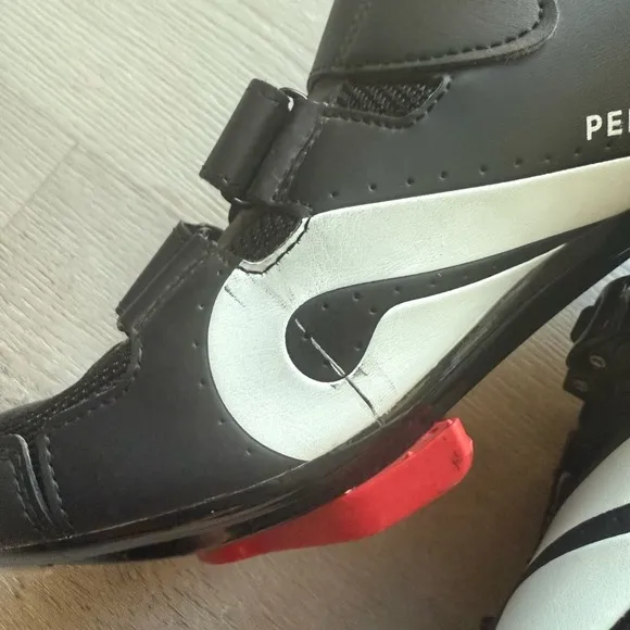Men’s Peloton Red and Black Cycling Shoes Size 41