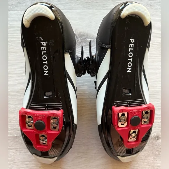 Men’s Peloton Red and Black Cycling Shoes Size 41