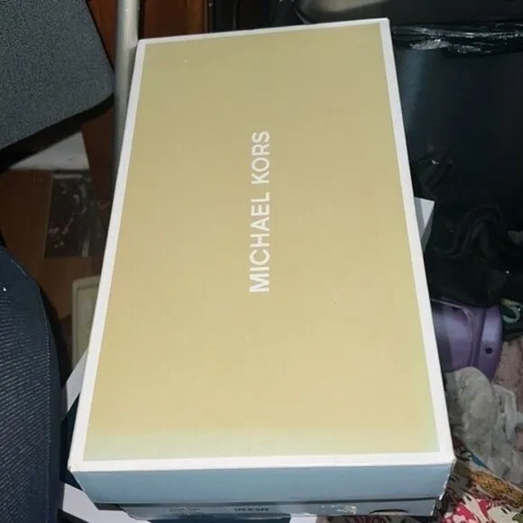 Michael Kors Angie Pumps – Size 9.5 – Oyster – New in Box