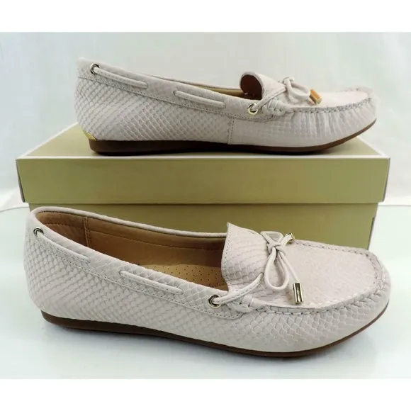 Michael Kors SUTTON Moccasin Flat Shoes Embossed Leather Light Cream