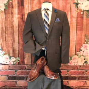 Michael Strahan Gray Suit