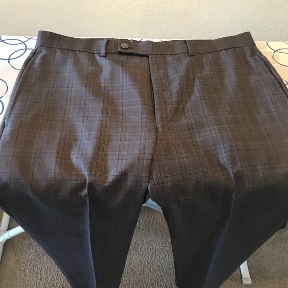 Michael Strahan Gray Suit