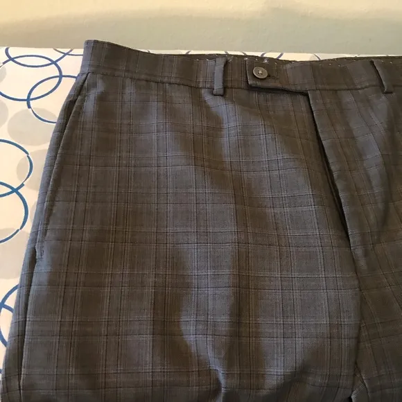 Michael Strahan Gray Suit
