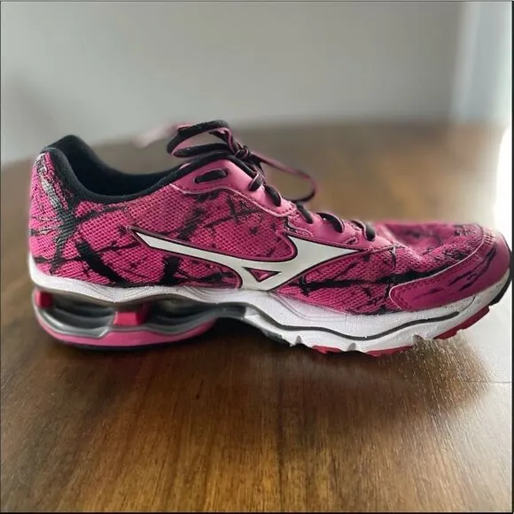 Mizuno Wave Creation 16 Running Shoes Sneakers Tennis Shoes Athletic pink Sz 8