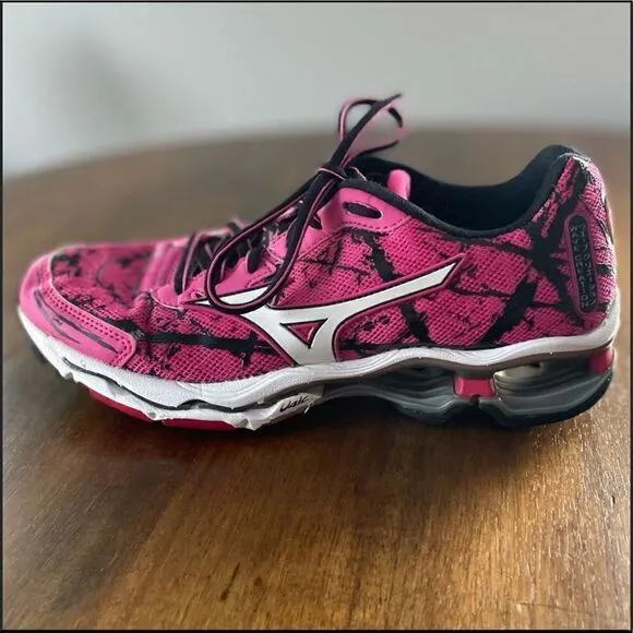 Mizuno Wave Creation 16 Running Shoes Sneakers Tennis Shoes Athletic pink Sz 8