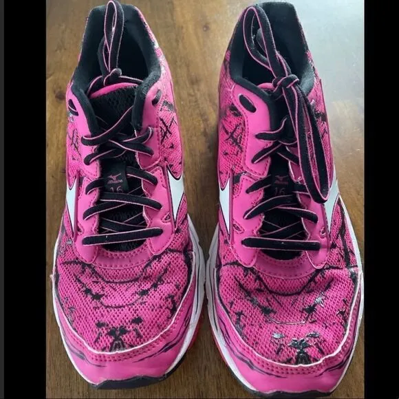 Mizuno Wave Creation 16 Running Shoes Sneakers Tennis Shoes Athletic pink Sz 8