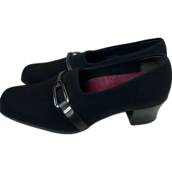 Munro American Cindi Black Stretch Fabric Stacked Heel Shoes