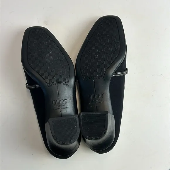 Munro American Cindi Black Stretch Fabric Stacked Heel Shoes