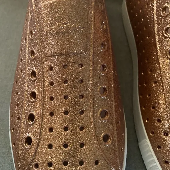 Native Jefferson bling rose gold/white shell Men/Women Vegan shoes 11/12