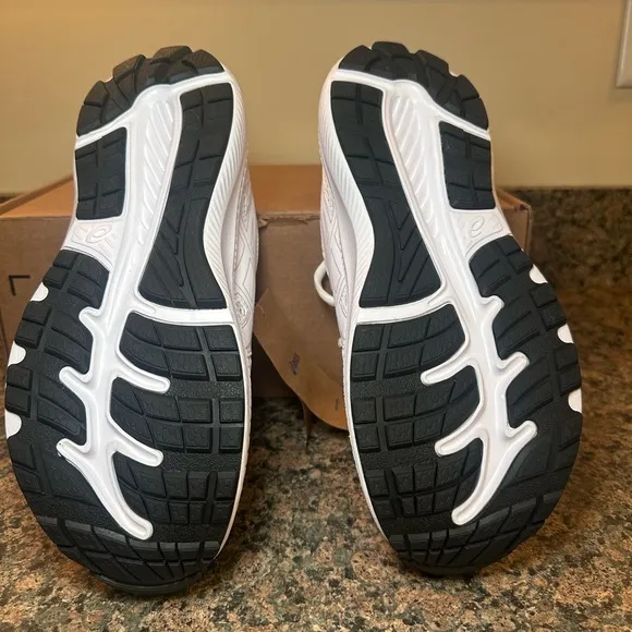 *NEW* Asics Contend 7 GS Running Shoes