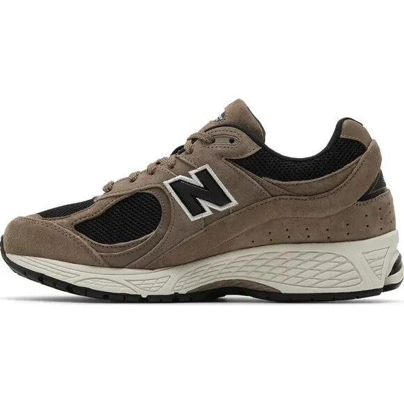NEW BALANCE 2002R MEN'S SIZE 9 SNEAKERS SHOES M2002RTJ 283 BROWN