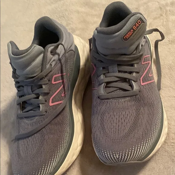 New Balance 840 Women's Artic Gray Running Shoes 8.5 WIDE