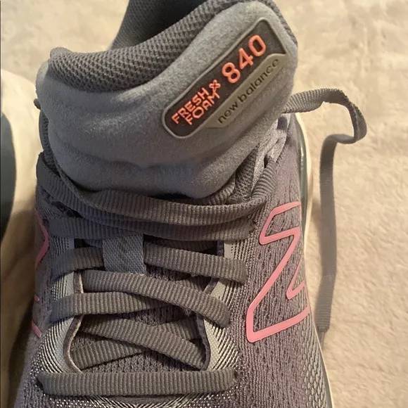 New Balance 840 Women's Artic Gray Running Shoes 8.5 WIDE