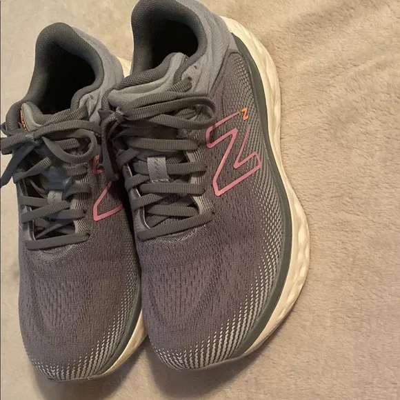 New Balance 840 Women's Artic Gray Running Shoes 8.5 WIDE