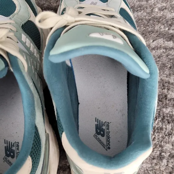 New Balance 9060 Teal White Lifestyle Running Shoes Sneakers Mens Sz 11