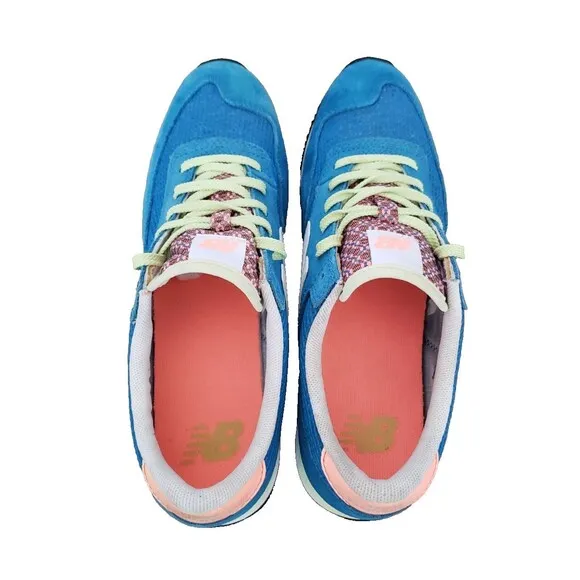 New Balance Classic Athletic Women’s Running Shoes Size 8.5 Blue Suede CW620CBI