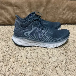 New Balance Fresh Foam 1080v11 Running Shoes Size 8.5 Mens Gray/Purple Lightweig