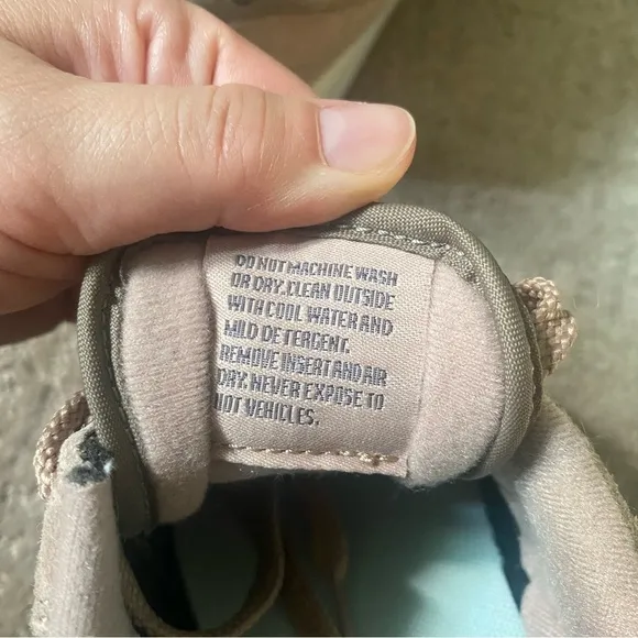 {New Balance} Women's 574 Sneaker | Flat Taupe/Mushroom ~ Size 5