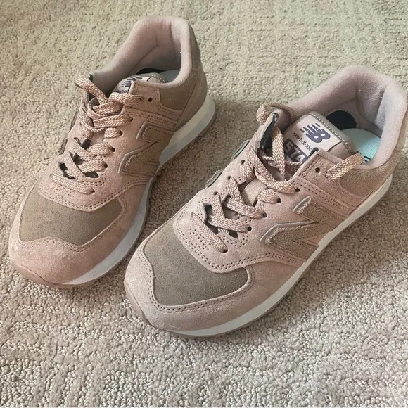 {New Balance} Women's 574 Sneaker | Flat Taupe/Mushroom ~ Size 5