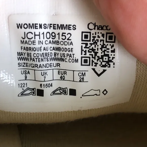 New CHACOS Women Size 9 or 10.5 Summer Melon Chillos Sneakers Casual Lightweight