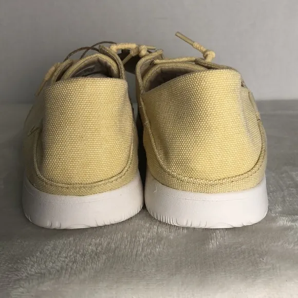 New CHACOS Women Size 9 or 10.5 Summer Melon Chillos Sneakers Casual Lightweight