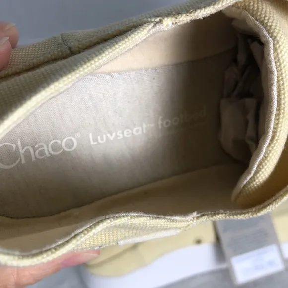 New CHACOS Women Size 9 or 10.5 Summer Melon Chillos Sneakers Casual Lightweight