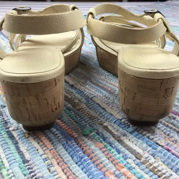 *NEW Eileen Fisher Array Core Sandals, Bone Matte