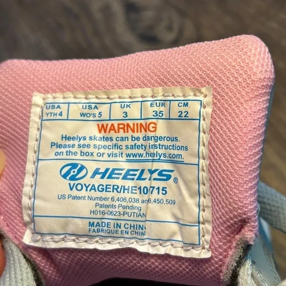 NEW Heelys Voyager Shoes HE100715 Gray and Pink Size Youth 4