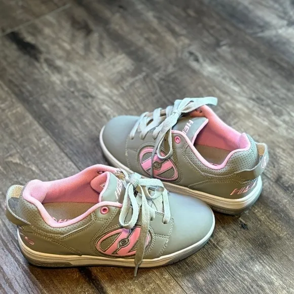 NEW Heelys Voyager Shoes HE100715 Gray and Pink Size Youth 4