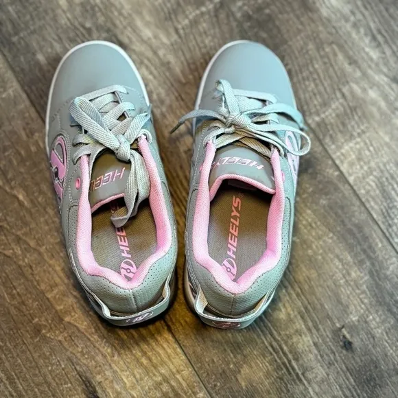 NEW Heelys Voyager Shoes HE100715 Gray and Pink Size Youth 4
