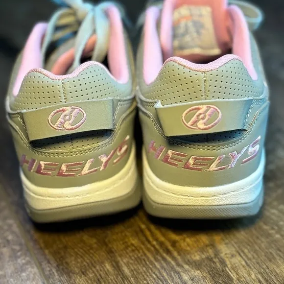 NEW Heelys Voyager Shoes HE100715 Gray and Pink Size Youth 4