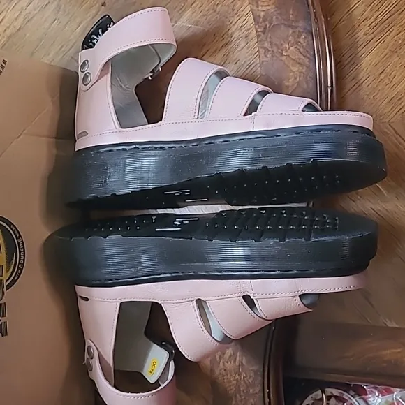 New in box! Dr Martens Clarissa II Quad Womens 8 leather platform sandal shoes
