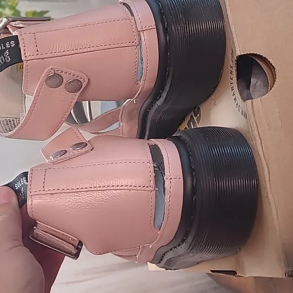 New in box! Dr Martens Clarissa II Quad Womens 8 leather platform sandal shoes