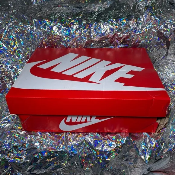 NEW IN BOX Nike Air Max Plus | White Siren Red Stardust | Size: 6.5Y