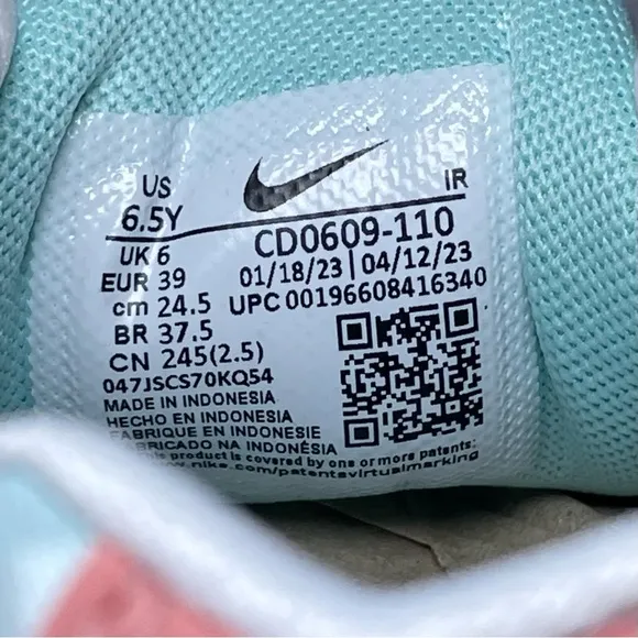 NEW IN BOX Nike Air Max Plus | White Siren Red Stardust | Size: 6.5Y