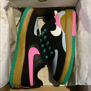 New in Box Nike Force 1 Low EasyOn LV8 2 (PS) Size 2