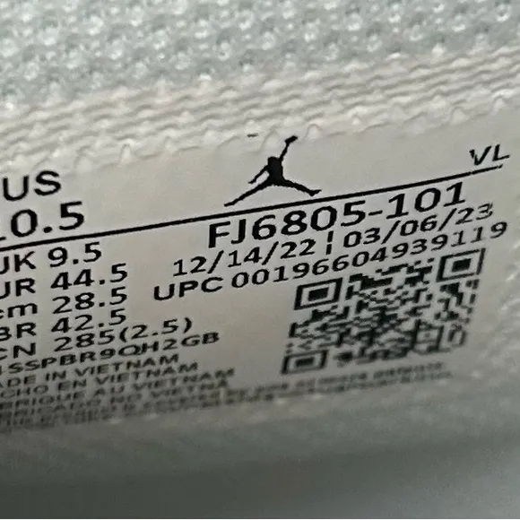 New Jordan 1 Mid TD Size 10 Us Men’s Football Cleats WHITE/GREY Style FJ6805-101