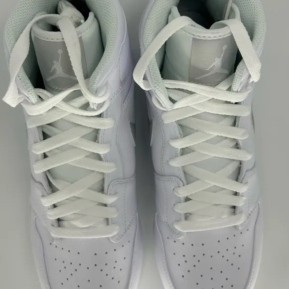 New Jordan 1 Mid TD Size 10 Us Men’s Football Cleats WHITE/GREY Style FJ6805-101