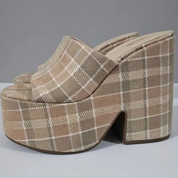 NEW Larroude Wanda Platform Mule Chunky Heel Neutral Beige Khaki Plaid Size 10