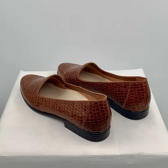 🌹New Listing🌹NWT NIB Trotters Liz Croco Womens Brown Leather Loafer Flats Shoes