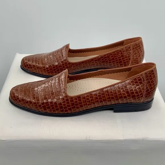 🌹New Listing🌹NWT NIB Trotters Liz Croco Womens Brown Leather Loafer Flats Shoes