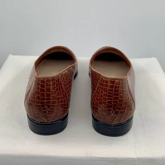 🌹New Listing🌹NWT NIB Trotters Liz Croco Womens Brown Leather Loafer Flats Shoes