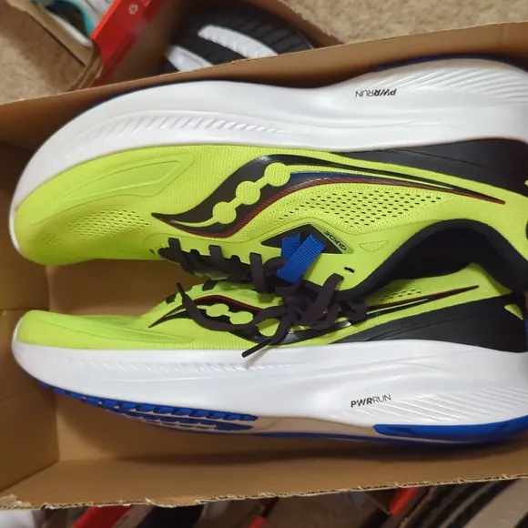 New MEN-SAUCONY GUIDE 15 Sneaker size 10 -10.5 -11.5