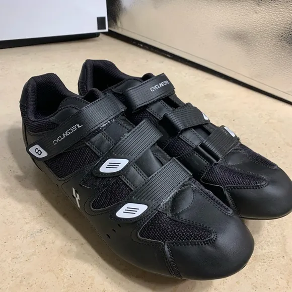 New men’s cycling deal spinning or cycling shoes 🚵‍♀️